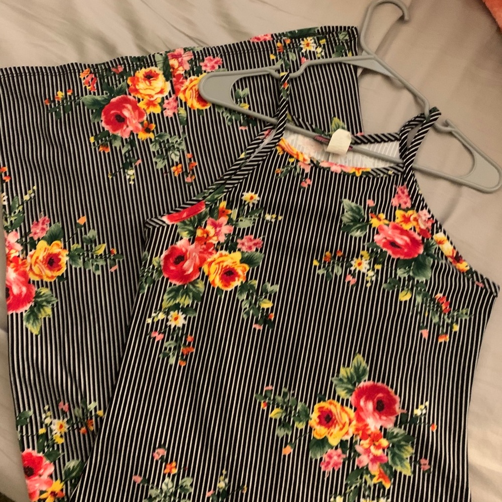 Discreet Maxi Floral Dress